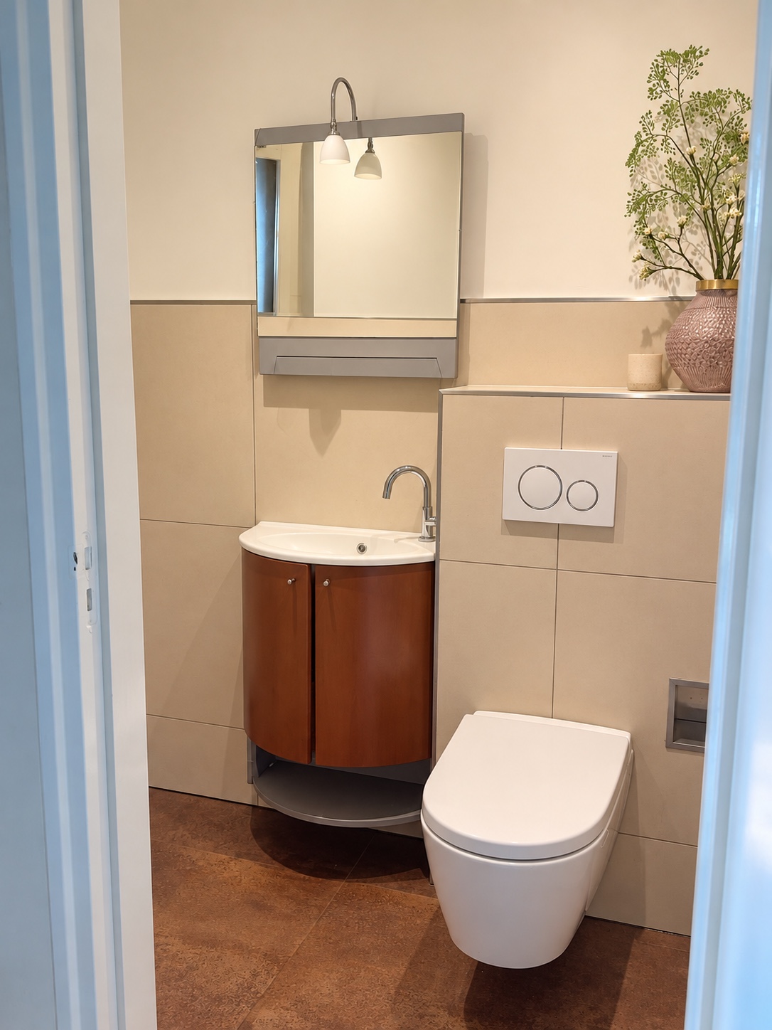 Toiletruimte na professionele beeldbewerking